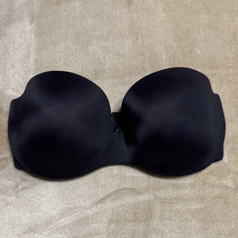 Elegant Black Strapless Bra